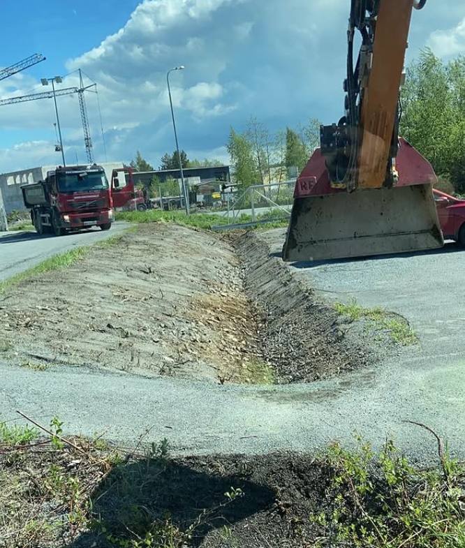 Maanrakennus- ja pihan pohjatyö, kuva 15