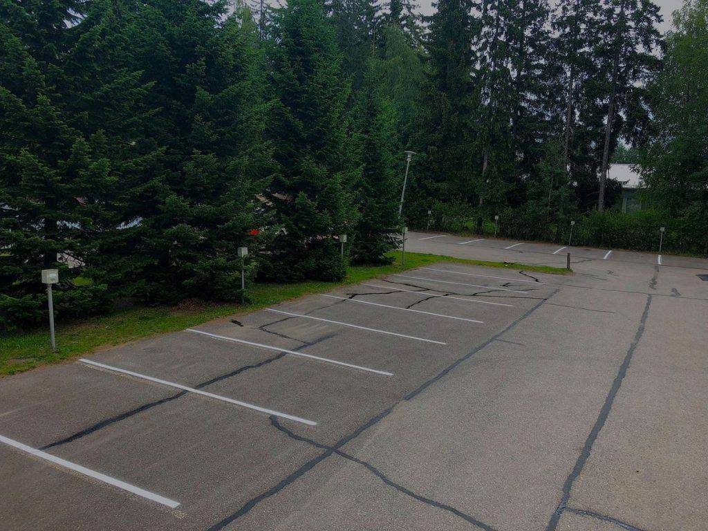 Tie- tai pysäköintialueen merkintätyö, kuva 5