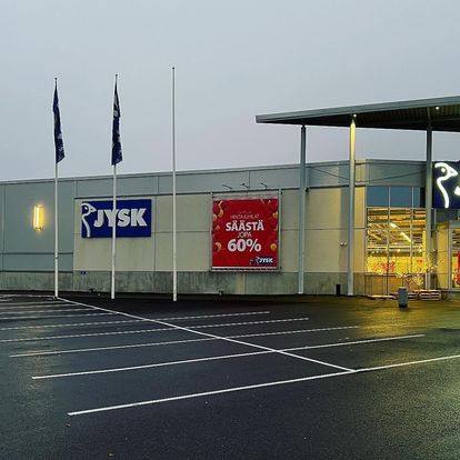 Tie- tai pysäköintialueen merkintätyö, kuva 7