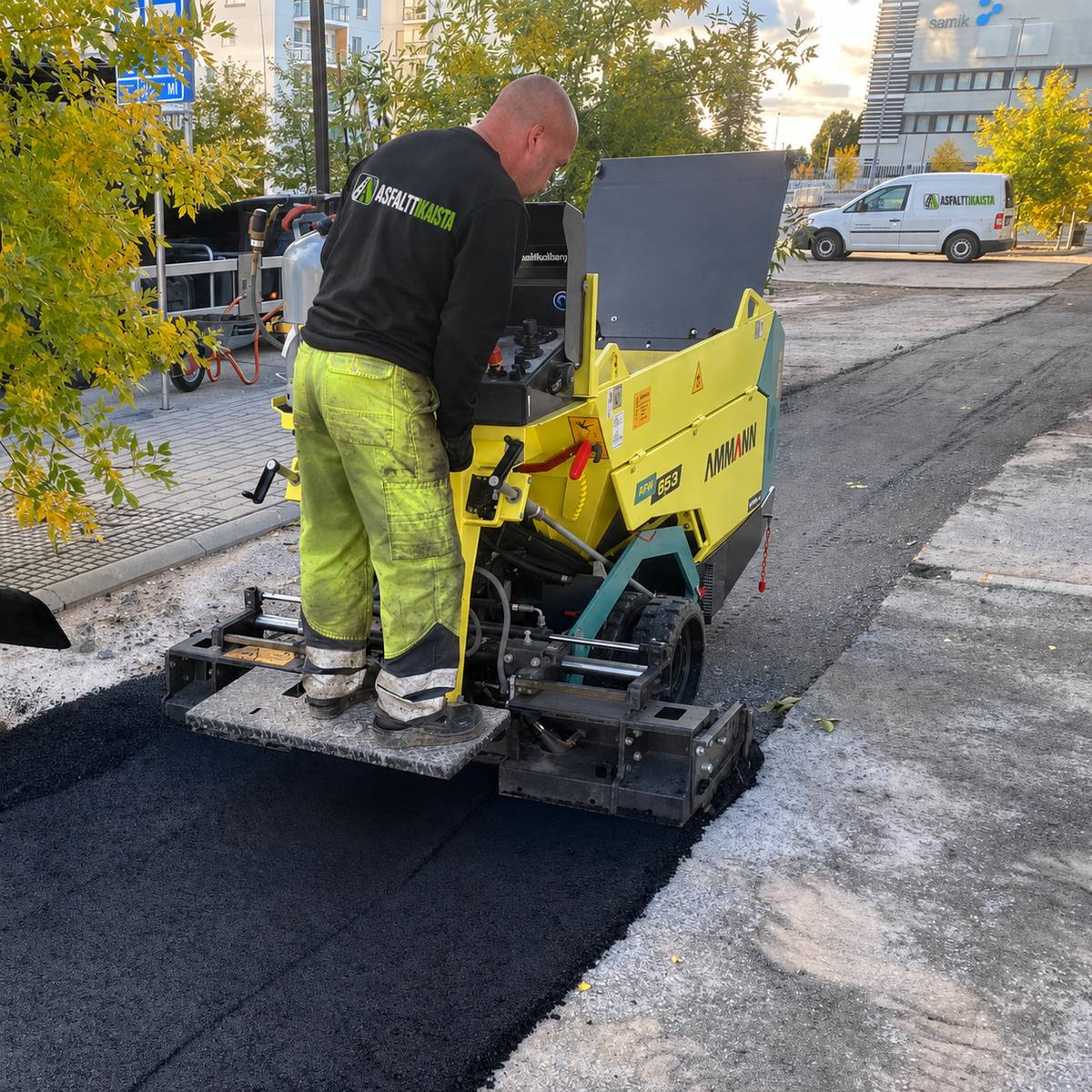 Asfaltin paikkaus- ja korjaustyö, kuva 7